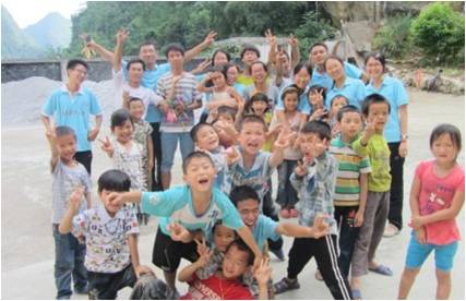 ��h������W(xu��)���������Єӡ��F(tu��n)�(du��)֧�̵��c(di��n)�ǏV���ό����Rɽ�h��կ�l(xi��ng)¡��С�W(xu��)��7��18��������?y��u)麢�ӂ��e�k��Ȥζ�\(y��n)�ӕ�������������K������^�ӣ�����������(xi��ng)Ŀ������ʮ�֟������\(y��n)�ӕ���Ļ����֧���(du��)�c���ӂ��_�ĺ�Ӱ��