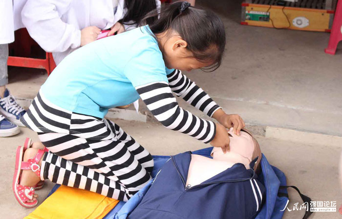 ���ӂ���־Ը�ߵ�ָ��(d��o)�£��W(xu��)��(x��)����M(j��n)���˹�������