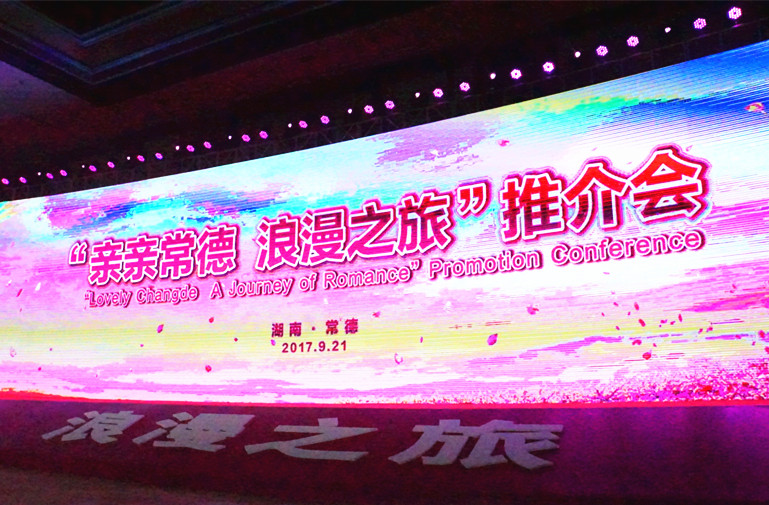 �ƽ��(hu��)�F(xi��n)��(ch��ng)�����zӰ����־�ۣ�