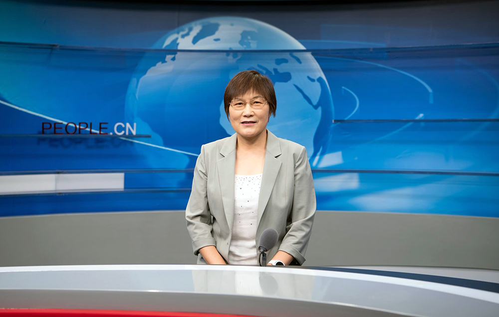 中國兒童中心黨委書記叢中笑接受人民網(wǎng)采訪。人民網(wǎng) 楊華龍攝