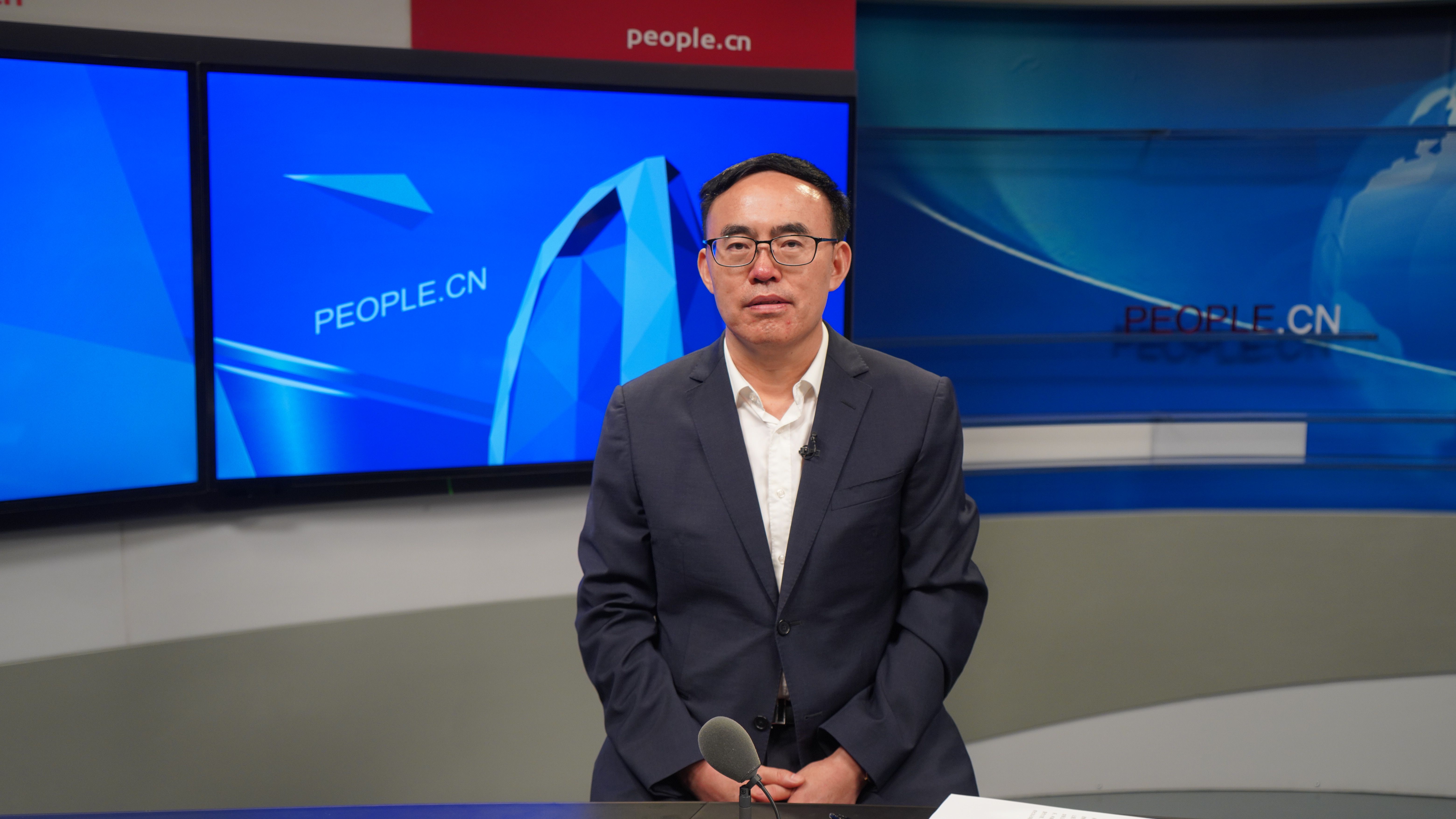 中國科學(xué)院院士、北京大學(xué)第六醫(yī)院院長陸林做客人民網(wǎng)。實習(xí)生趙晉杰攝