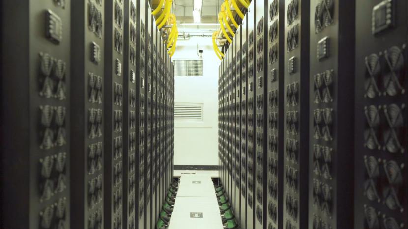 貴安超算中心內的機房。人民網 陽茜攝